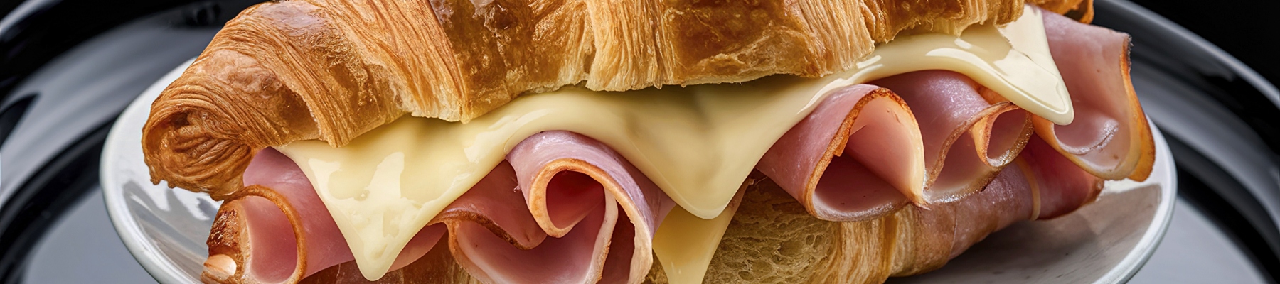 Crossant de jamón y queso
