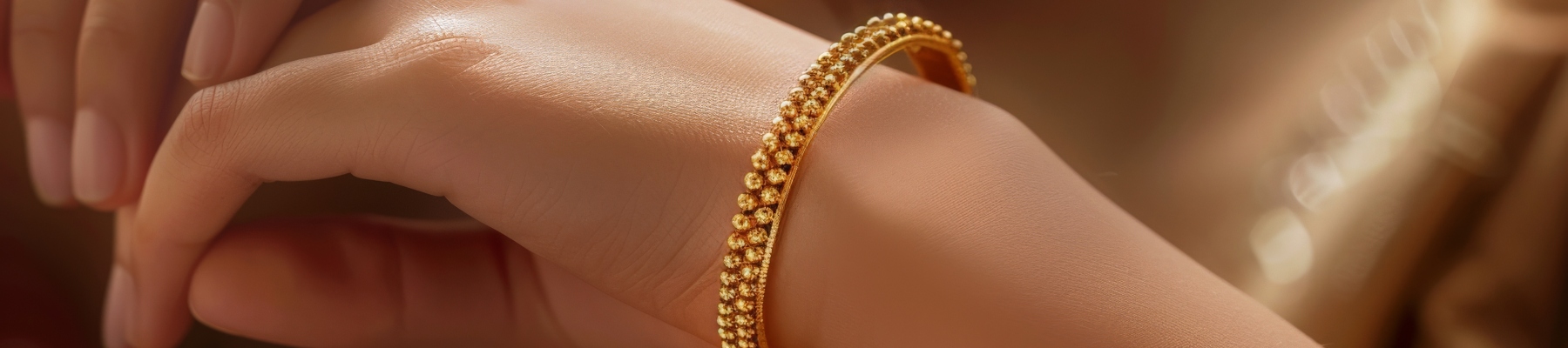 Mano con pulsera