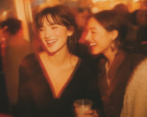 Mujeres sonriendo