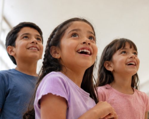 Niños y niñas