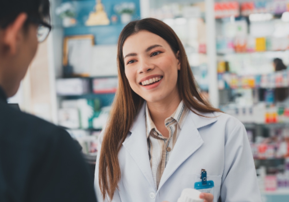 Mujer con un delantal blanco